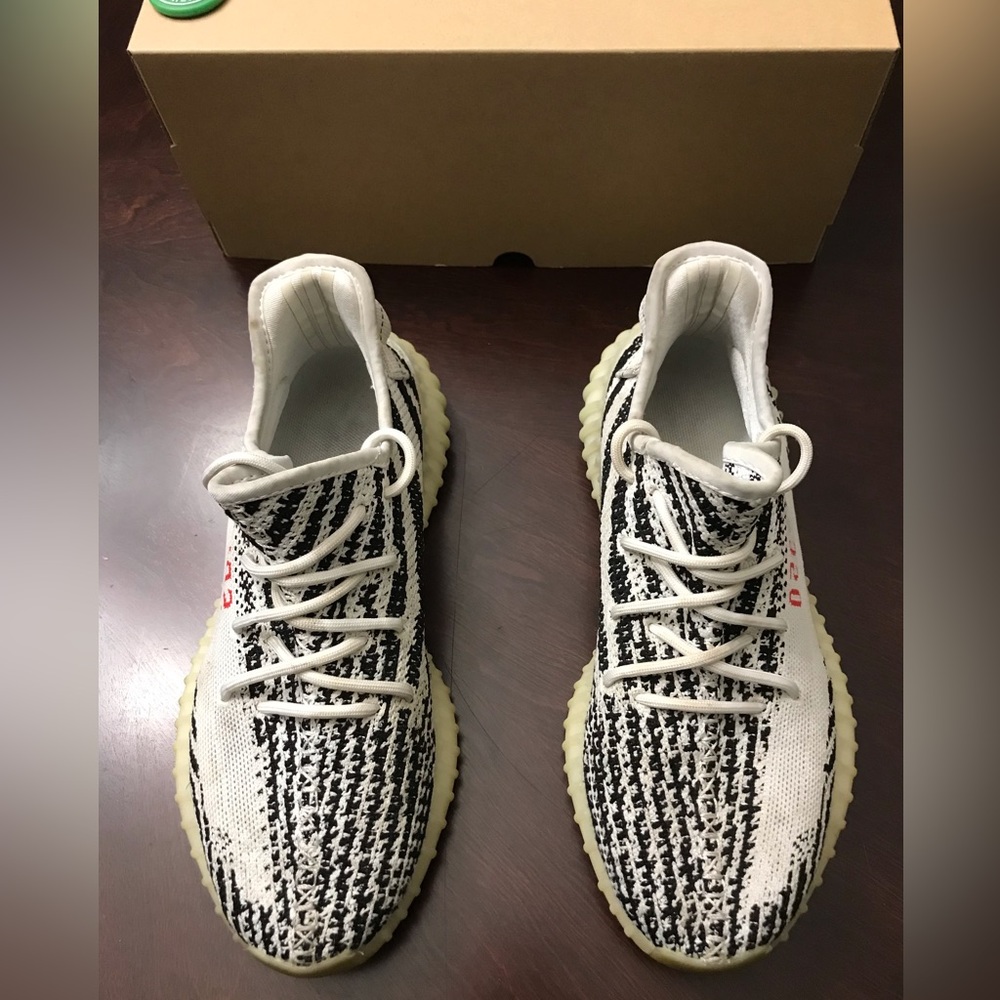 Yeezy Boost 350 V2 'Zebra Size 9.5